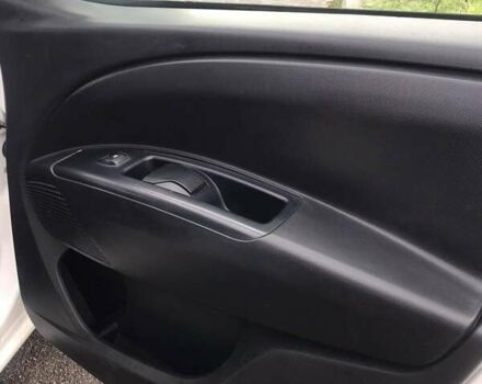 Белый Опель Комбо груз.-пасс., объемом двигателя 1.6 л и пробегом 198 тыс. км за 6150 $, фото 25 на Automoto.ua