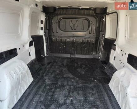 Опель Комбо груз.-пасс. 2012 в Ужгороде на Automoto.ua Белый Опель Комбо груз.-пасс., объемом двигателя 1.2 л и пробегом 382 тыс. км за 6200 $, фото 1 на Automoto.ua