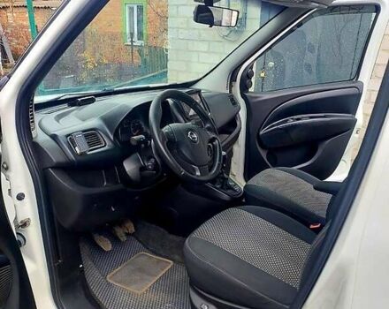 Білий Опель Комбо вант.-пас., об'ємом двигуна 1.6 л та пробігом 207 тис. км за 7600 $, фото 4 на Automoto.ua