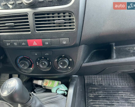 Опель Комбо груз.-пасс. 2012 в Львове на Automoto.ua Белый Опель Комбо груз.-пасс., объемом двигателя 1.3 л и пробегом 198 тыс. км за 6200 $, фото 7 на Automoto.ua