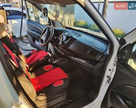 Опель Комбо груз.-пасс. 2012 в Ужгороде на Automoto.ua Белый Опель Комбо груз.-пасс., объемом двигателя 1.2 л и пробегом 382 тыс. км за 6200 $, фото 7 на Automoto.ua