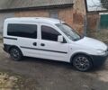 Белый Опель Комбо груз.-пасс., объемом двигателя 1.2 л и пробегом 300 тыс. км за 4300 $, фото 1 на Automoto.ua