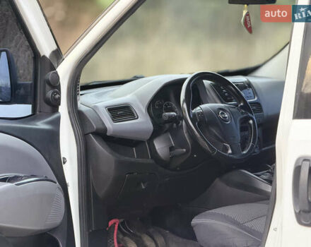 Белый Опель Комбо груз.-пасс., объемом двигателя 1.6 л и пробегом 256 тыс. км за 6600 $, фото 12 на Automoto.ua