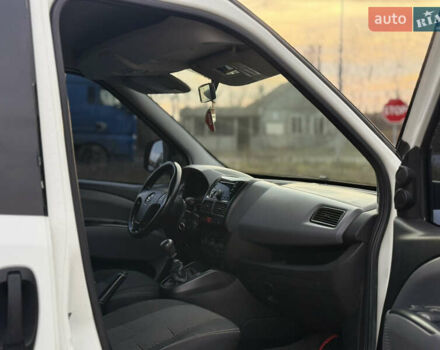 Белый Опель Комбо груз.-пасс., объемом двигателя 1.6 л и пробегом 256 тыс. км за 6600 $, фото 19 на Automoto.ua