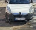 Белый Опель Комбо груз.-пасс., объемом двигателя 1.6 л и пробегом 384 тыс. км за 4700 $, фото 2 на Automoto.ua