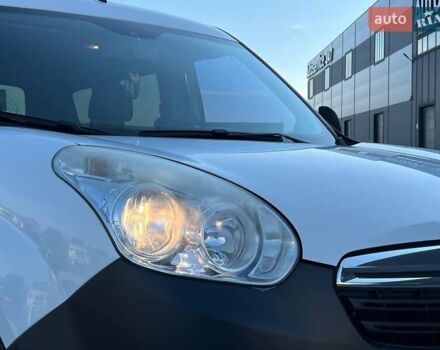 Білий Опель Комбо вант.-пас., об'ємом двигуна 1.3 л та пробігом 242 тис. км за 7990 $, фото 12 на Automoto.ua