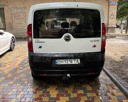 Белый Опель Комбо груз.-пасс., объемом двигателя 1.6 л и пробегом 230 тыс. км за 7800 $, фото 3 на Automoto.ua