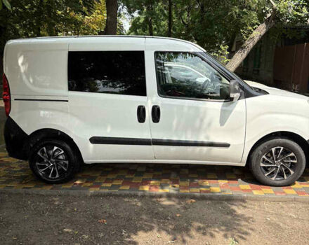 Белый Опель Комбо груз.-пасс., объемом двигателя 1.6 л и пробегом 230 тыс. км за 7800 $, фото 1 на Automoto.ua