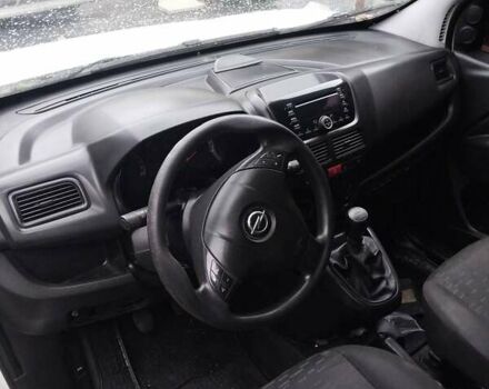 Белый Опель Комбо груз.-пасс., объемом двигателя 1.25 л и пробегом 360 тыс. км за 4500 $, фото 8 на Automoto.ua