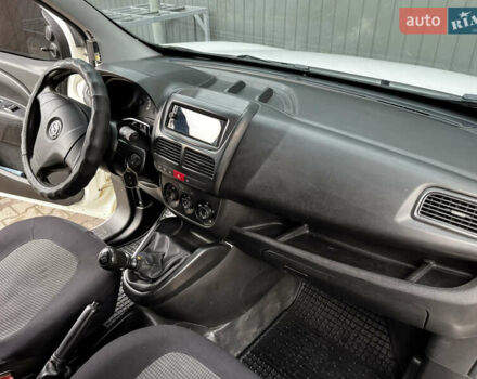 Белый Опель Комбо груз.-пасс., объемом двигателя 1.6 л и пробегом 254 тыс. км за 6100 $, фото 10 на Automoto.ua