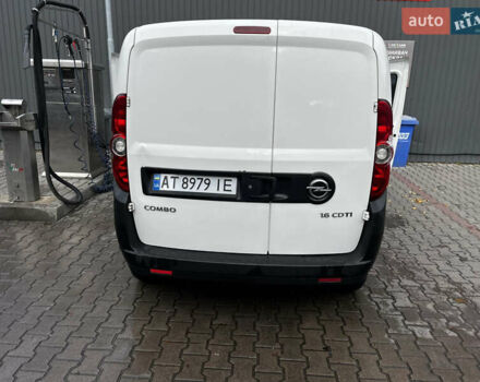 Белый Опель Комбо груз.-пасс., объемом двигателя 1.6 л и пробегом 254 тыс. км за 6100 $, фото 4 на Automoto.ua