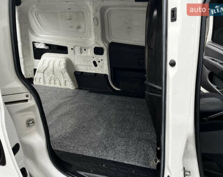 Белый Опель Комбо груз.-пасс., объемом двигателя 1.6 л и пробегом 254 тыс. км за 6100 $, фото 7 на Automoto.ua