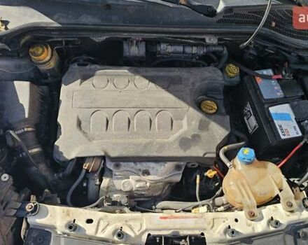 Белый Опель Комбо груз.-пасс., объемом двигателя 1.6 л и пробегом 384 тыс. км за 4700 $, фото 18 на Automoto.ua