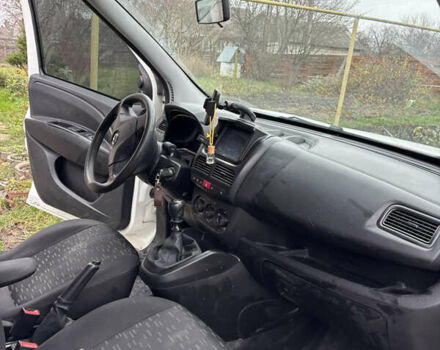 Белый Опель Комбо груз.-пасс., объемом двигателя 1.6 л и пробегом 247 тыс. км за 8000 $, фото 7 на Automoto.ua