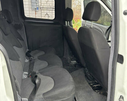 Белый Опель Комбо груз.-пасс., объемом двигателя 1.6 л и пробегом 247 тыс. км за 8000 $, фото 5 на Automoto.ua