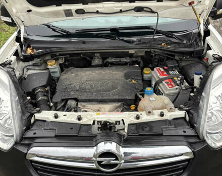 Белый Опель Комбо груз.-пасс., объемом двигателя 1.6 л и пробегом 247 тыс. км за 8000 $, фото 9 на Automoto.ua