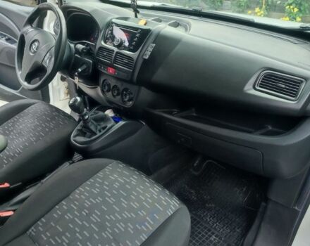 Білий Опель Комбо вант.-пас., об'ємом двигуна 1.6 л та пробігом 118 тис. км за 8500 $, фото 1 на Automoto.ua