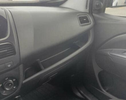 Білий Опель Комбо вант.-пас., об'ємом двигуна 1.3 л та пробігом 189 тис. км за 9000 $, фото 24 на Automoto.ua