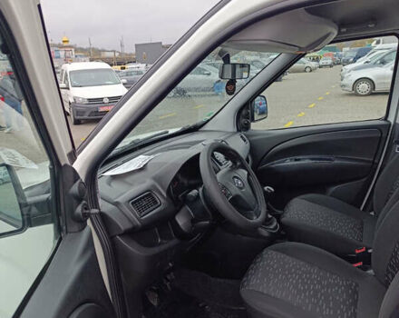 Білий Опель Комбо вант.-пас., об'ємом двигуна 1.3 л та пробігом 189 тис. км за 9000 $, фото 16 на Automoto.ua