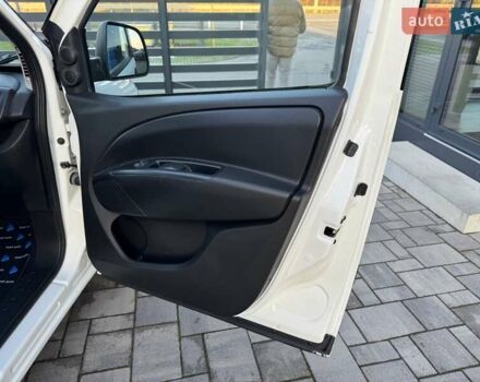 Белый Опель Комбо груз.-пасс., объемом двигателя 1.6 л и пробегом 196 тыс. км за 13999 $, фото 27 на Automoto.ua