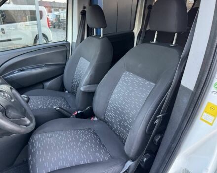 Білий Опель Комбо вант.-пас., об'ємом двигуна 1.6 л та пробігом 196 тис. км за 13999 $, фото 18 на Automoto.ua