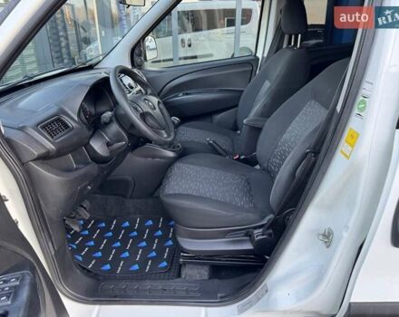 Белый Опель Комбо груз.-пасс., объемом двигателя 1.6 л и пробегом 196 тыс. км за 13999 $, фото 19 на Automoto.ua