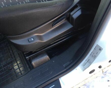 Белый Опель Комбо груз.-пасс., объемом двигателя 1.3 л и пробегом 260 тыс. км за 8143 $, фото 5 на Automoto.ua