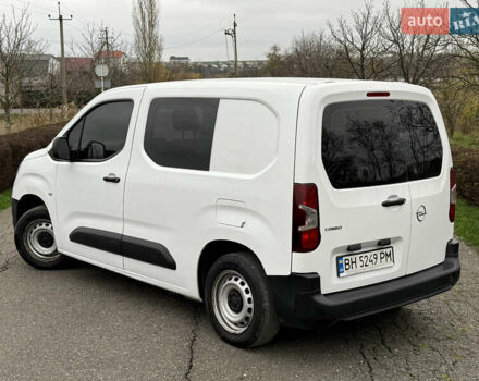 Белый Опель Комбо груз.-пасс., объемом двигателя 1.56 л и пробегом 198 тыс. км за 16999 $, фото 3 на Automoto.ua