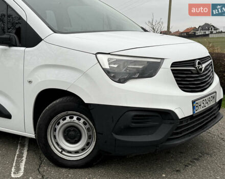 Белый Опель Комбо груз.-пасс., объемом двигателя 1.56 л и пробегом 198 тыс. км за 16999 $, фото 10 на Automoto.ua