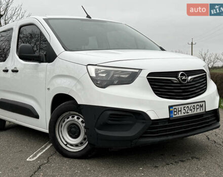 Белый Опель Комбо груз.-пасс., объемом двигателя 1.56 л и пробегом 198 тыс. км за 16999 $, фото 9 на Automoto.ua