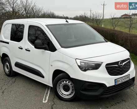 Белый Опель Комбо груз.-пасс., объемом двигателя 1.56 л и пробегом 198 тыс. км за 16999 $, фото 4 на Automoto.ua