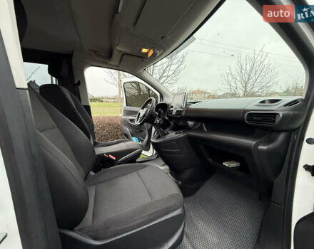 Белый Опель Комбо груз.-пасс., объемом двигателя 1.56 л и пробегом 198 тыс. км за 16999 $, фото 64 на Automoto.ua