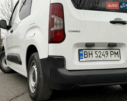 Белый Опель Комбо груз.-пасс., объемом двигателя 1.56 л и пробегом 198 тыс. км за 16999 $, фото 15 на Automoto.ua