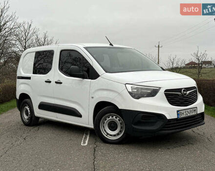 Белый Опель Комбо груз.-пасс., объемом двигателя 1.56 л и пробегом 198 тыс. км за 16999 $, фото 7 на Automoto.ua