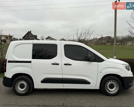Белый Опель Комбо груз.-пасс., объемом двигателя 1.56 л и пробегом 198 тыс. км за 16999 $, фото 21 на Automoto.ua