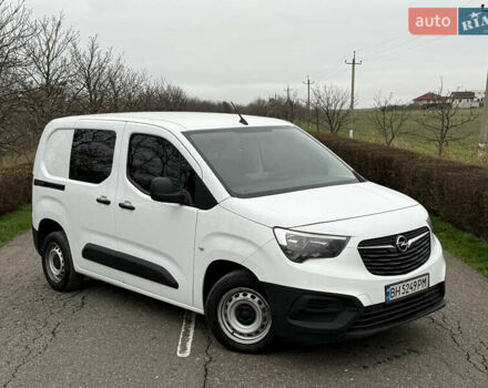 Белый Опель Комбо груз.-пасс., объемом двигателя 1.56 л и пробегом 198 тыс. км за 16999 $, фото 6 на Automoto.ua