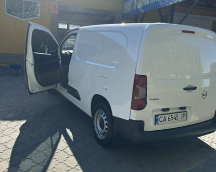 Белый Опель Комбо груз.-пасс., объемом двигателя 1.56 л и пробегом 182 тыс. км за 15000 $, фото 4 на Automoto.ua