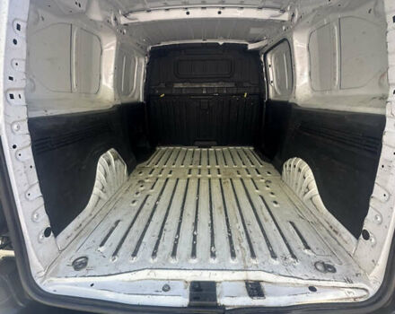 Белый Опель Комбо груз.-пасс., объемом двигателя 1.56 л и пробегом 182 тыс. км за 15000 $, фото 5 на Automoto.ua