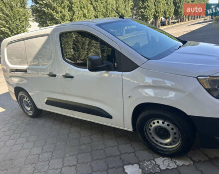 Белый Опель Комбо груз.-пасс., объемом двигателя 1.56 л и пробегом 182 тыс. км за 15000 $, фото 7 на Automoto.ua