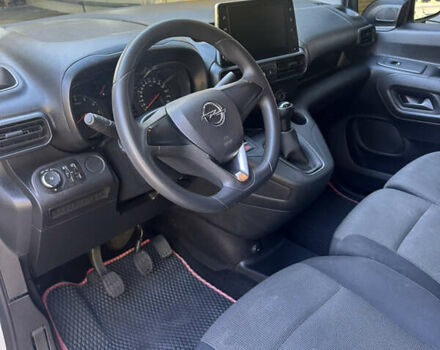 Белый Опель Комбо груз.-пасс., объемом двигателя 1.56 л и пробегом 182 тыс. км за 15000 $, фото 8 на Automoto.ua