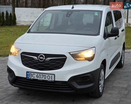 Белый Опель Комбо груз.-пасс., объемом двигателя 1.56 л и пробегом 160 тыс. км за 14800 $, фото 6 на Automoto.ua