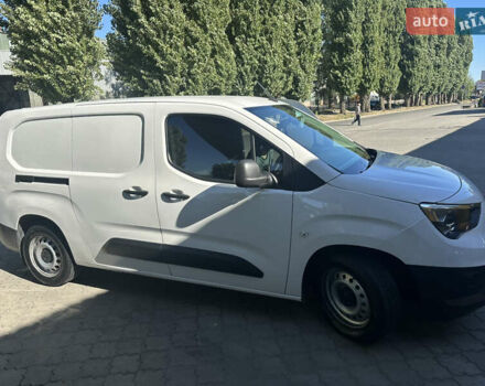 Белый Опель Комбо груз.-пасс., объемом двигателя 1.56 л и пробегом 182 тыс. км за 15000 $, фото 1 на Automoto.ua