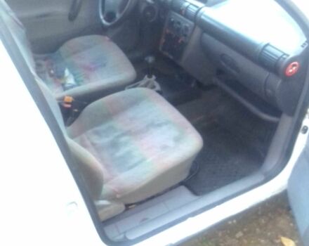 Білий Опель Комбо вант.-пас., об'ємом двигуна 1.4 л та пробігом 379 тис. км за 600 $, фото 8 на Automoto.ua