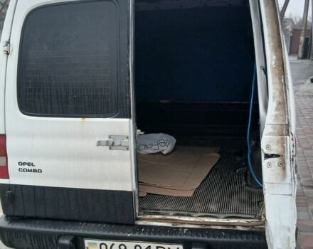 Білий Опель Комбо вант.-пас., об'ємом двигуна 1 л та пробігом 5 тис. км за 1150 $, фото 5 на Automoto.ua