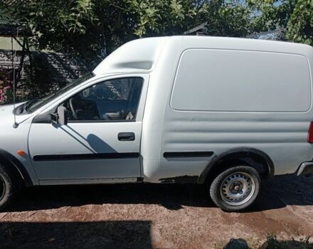 Белый Опель Комбо груз.-пасс., объемом двигателя 1.4 л и пробегом 280 тыс. км за 1600 $, фото 5 на Automoto.ua