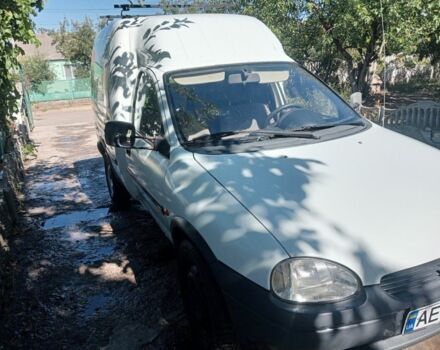 Белый Опель Комбо груз.-пасс., объемом двигателя 1.4 л и пробегом 280 тыс. км за 1600 $, фото 1 на Automoto.ua