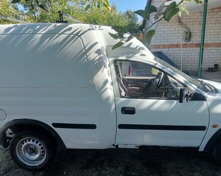 Белый Опель Комбо груз.-пасс., объемом двигателя 1.4 л и пробегом 280 тыс. км за 1600 $, фото 4 на Automoto.ua