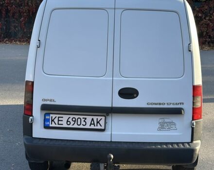 Белый Опель Комбо груз.-пасс., объемом двигателя 1.7 л и пробегом 274 тыс. км за 4800 $, фото 2 на Automoto.ua