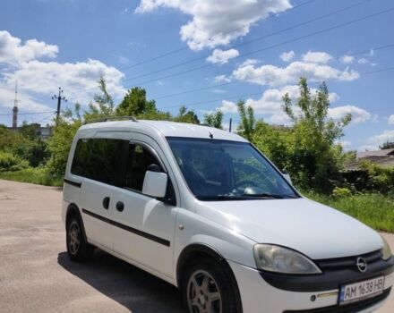 Білий Опель Комбо вант.-пас., об'ємом двигуна 1.7 л та пробігом 190 тис. км за 3800 $, фото 1 на Automoto.ua
