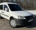 Белый Опель Комбо груз.-пасс., объемом двигателя 1.6 л и пробегом 250 тыс. км за 3700 $, фото 1 на Automoto.ua
